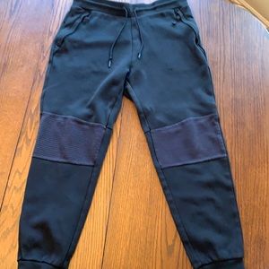 H&M Sport Men’s Joggers Sweatpants Black w Knee Padding - MEDIUM M